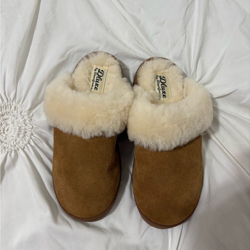 Dearfoams Brown and Cream Women's Slippers